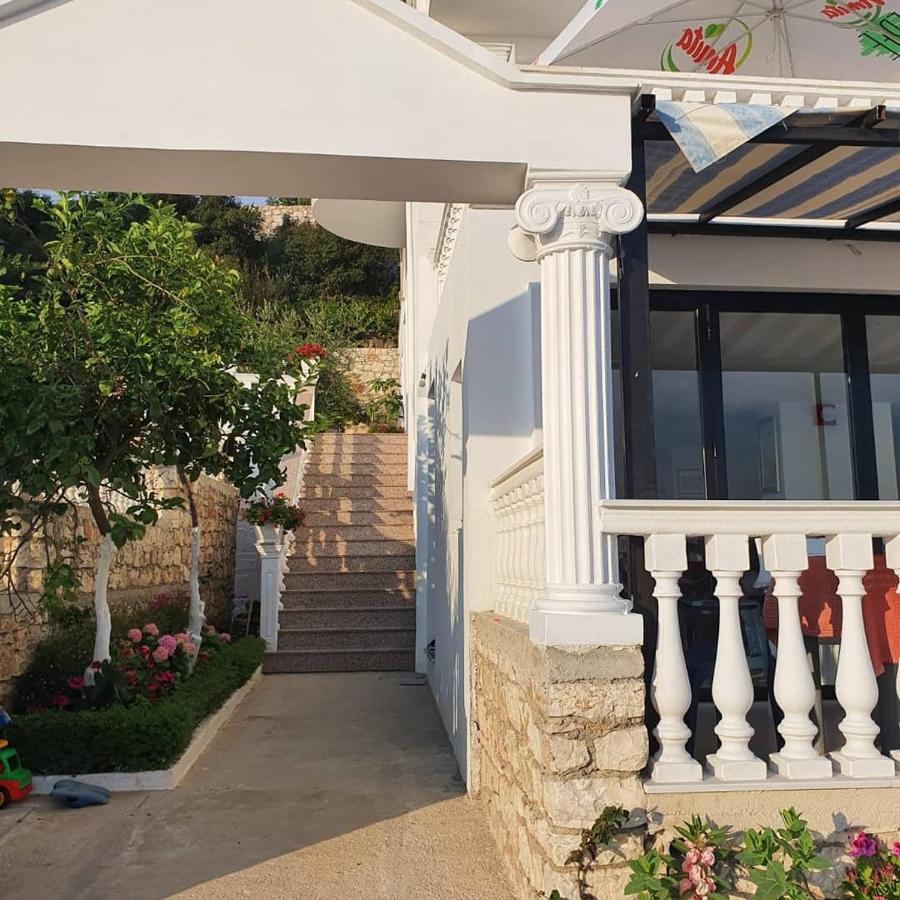 Makla Lägenhet Sarandë Rum bild
