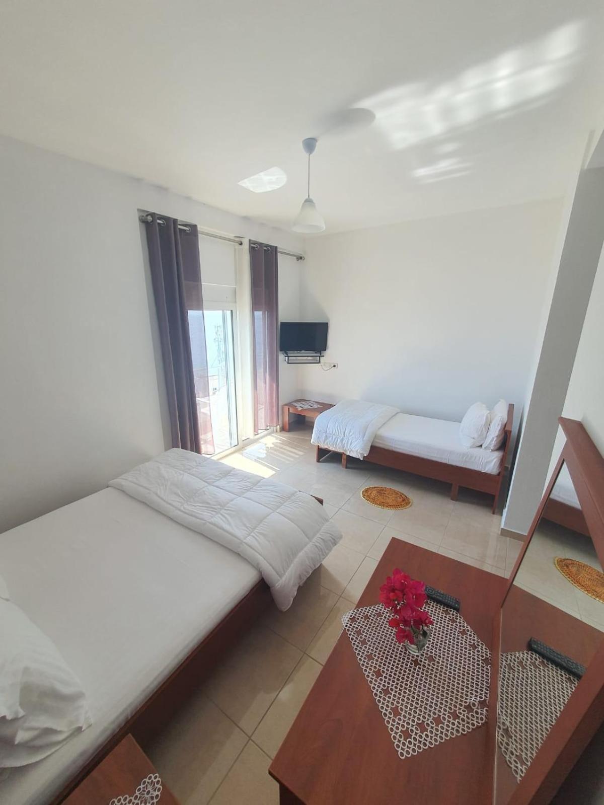 Makla Lägenhet Sarandë Rum bild